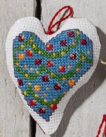 click here to view larger image of Garland in Heart (counted cross stitch kit)